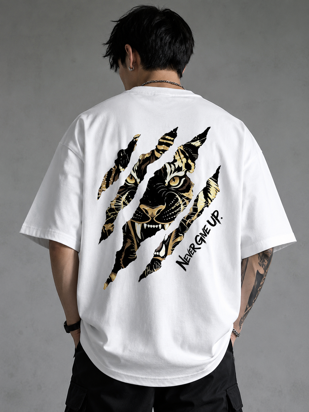Men's Oversized Printed T-Shirt Style TIGER NAVER GIVUP